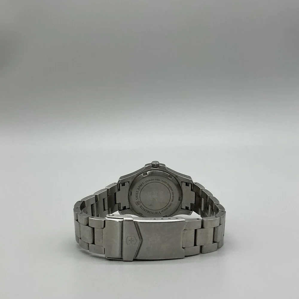 Victorinox Swiss Army Womens Watch 32mm Silver Tone Date New Battery 7.25